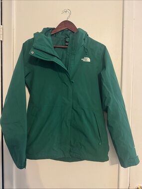 The North Face Women’s Green Hooded Ski & Snow Jacket